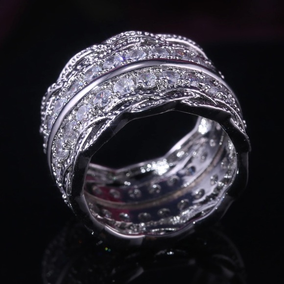 New  Luxury 925 Sterling Silver Diamonds Ring - Picture 5 of 6